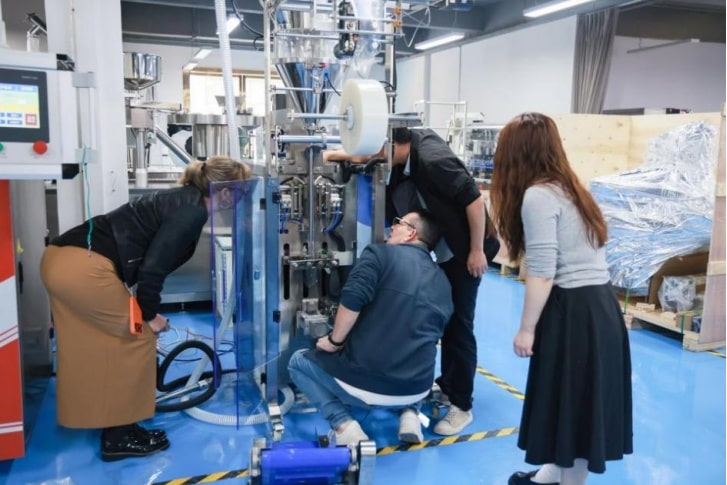 French customers visit jinluPacking’s factory for stick pack packaging machine