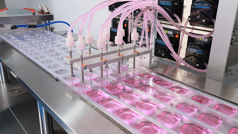 The peristaltic pump is filling detergent