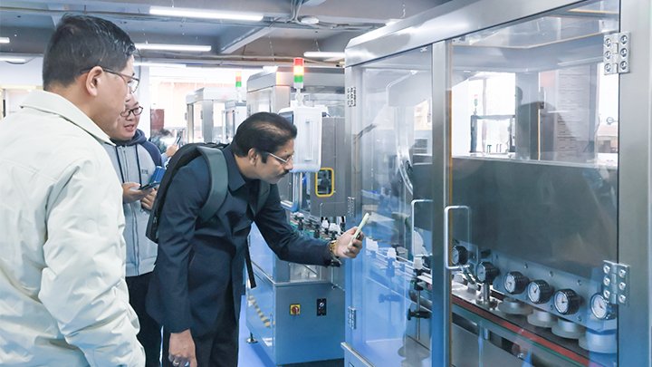 automatic bottle capper