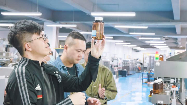 glass bottle capping machine