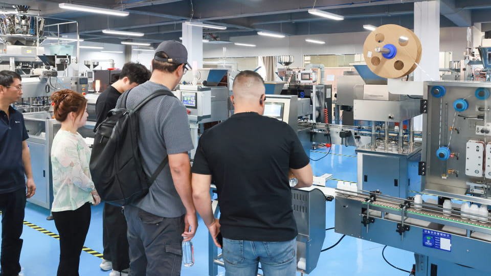 Customers learn about Pharmaceutical Packaging Machine at jinlupacking
