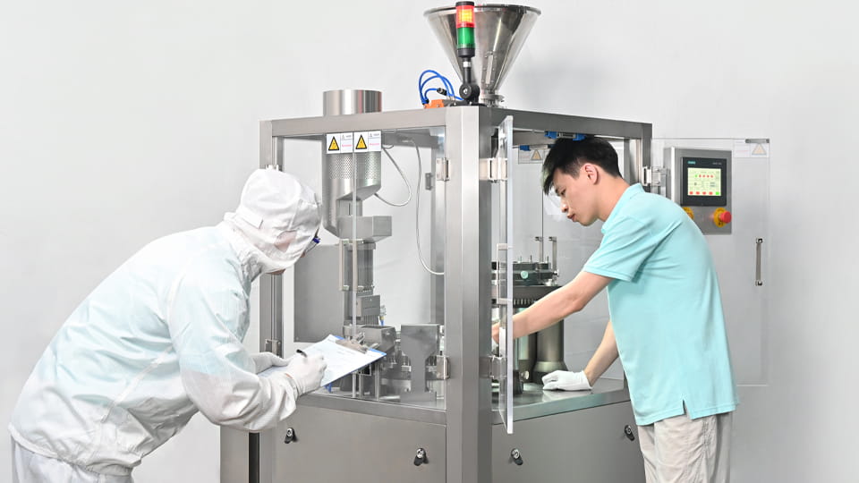Quality control inspection on a pharmaceutical machine
