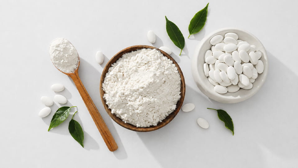 drug powder and tablets with a spoon