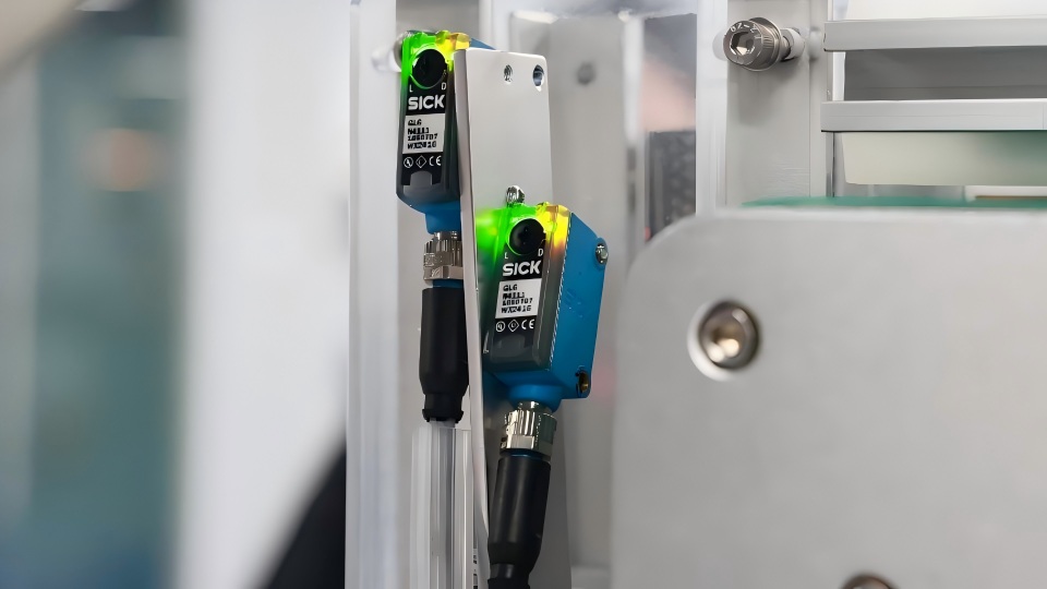 Three-Stage In-Box Leaflet Inspection