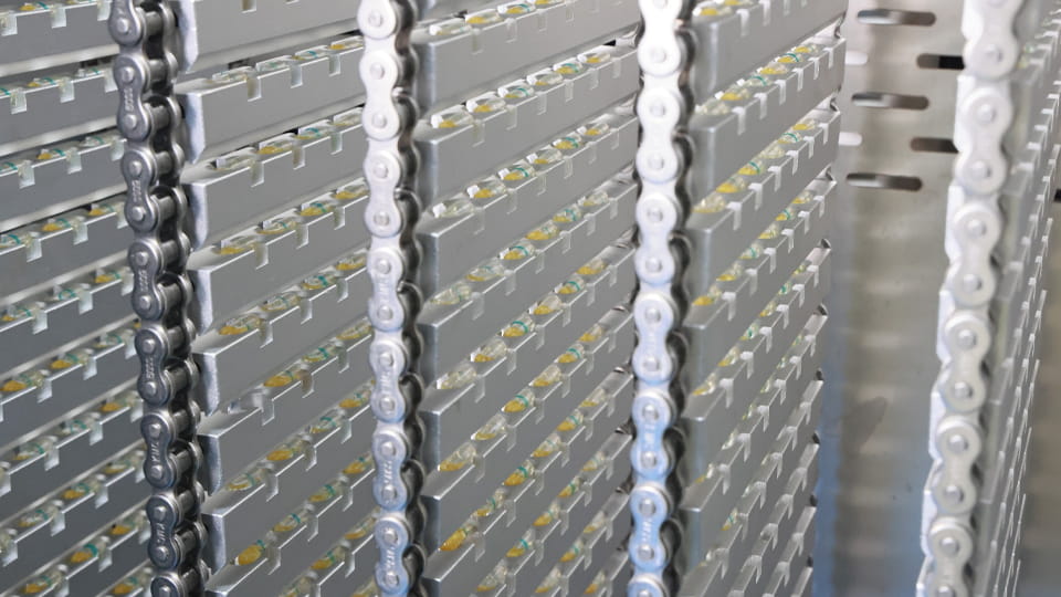 NJY-1000C liquid capsule machine with integrated hanging drying system