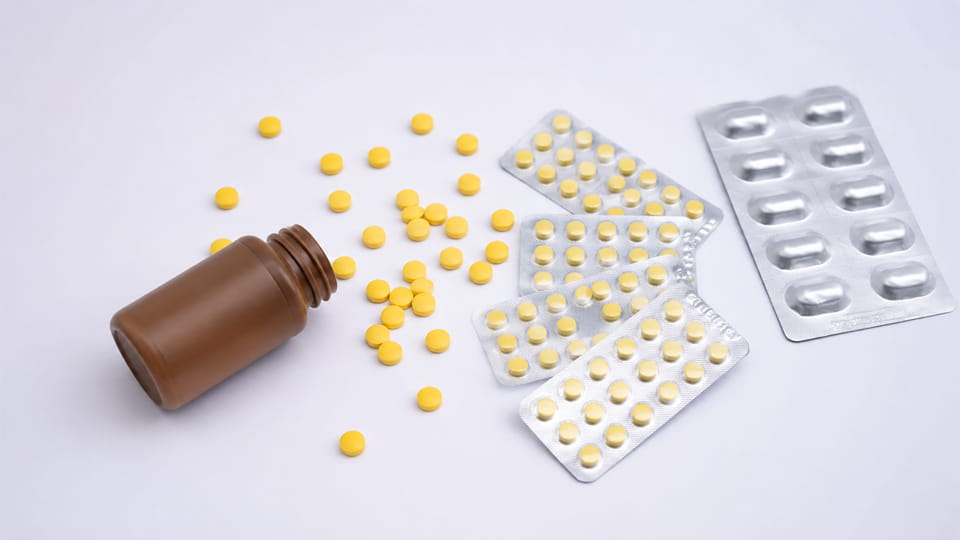 Tablet blister and bottle packaging options including PVC/PVDC and alu-alu blister packs